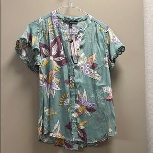 Harve Bernard Floral Green Flutter Sleeve Top